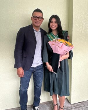 Sunshine Cruz Instagram - Congratulations to our @chesca.montano! 👩‍🎓❤️🥹 
We are so proud of you anak. 😘😍
#proudparents
#proudmom
#family