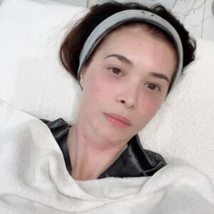 Sunshine Cruz Instagram - Self care day today! I got to try the popular Korean skin booster CV Rejuran healer and CV Firmagen on my legs. Big thanks to Dr. Pinar and @cathyvalenciaskinclinic for keeping my skin looking great for the past ten years! 💕#CVRejuranhealer #CVFirmagen #Rejuran #cathyvalencia #cathyvalenciaskinclinic