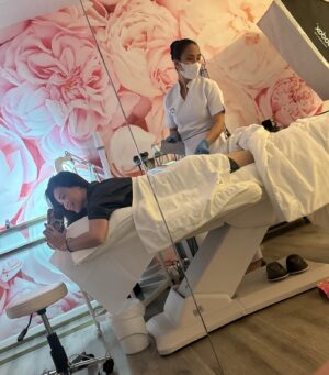 Sunshine Cruz Instagram - Self care day today! I got to try the popular Korean skin booster CV Rejuran healer and CV Firmagen on my legs. Big thanks to Dr. Pinar and @cathyvalenciaskinclinic for keeping my skin looking great for the past ten years! 💕#CVRejuranhealer #CVFirmagen #Rejuran #cathyvalencia #cathyvalenciaskinclinic
