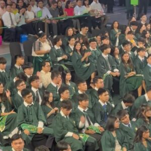Sunshine Cruz Instagram - Congratulations to our @chesca.montano! 👩‍🎓❤️🥹 
We are so proud of you anak. 😘😍
#proudparents
#proudmom
#family
