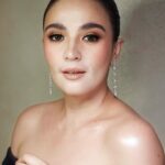 Sunshine Dizon Instagram - My very first #AbsCbnball2023 Thank you to my dear friends who collaborated with me to achieve my vision of timeless elegance. Exquisite Jewelry by @julbdizonjewellery @candifier Make up by @dinolazaro @hairbymarkibarrola Skin and body by @estetikaalabang