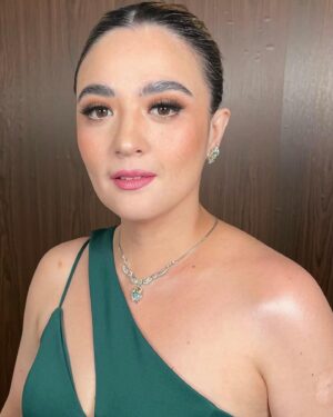 Sunshine Dizon Instagram - MUH @annatiglaoartistry 
Skin & Body @estetikaalabang