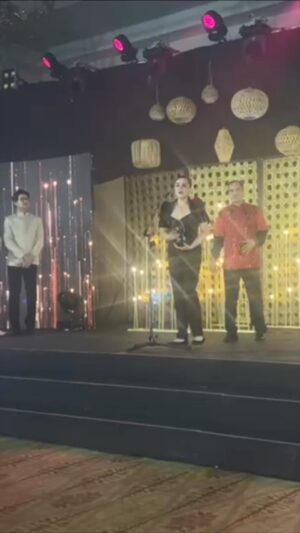 Sunshine Dizon Instagram - 38th Star Awards for Movies
Best Actress of the year #Versus