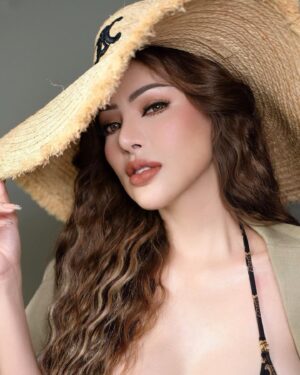 Sunshine Guimary Instagram - @celine 
@makeupbychachanable 
@iconicstarhair 
@newlifeaestheticsph