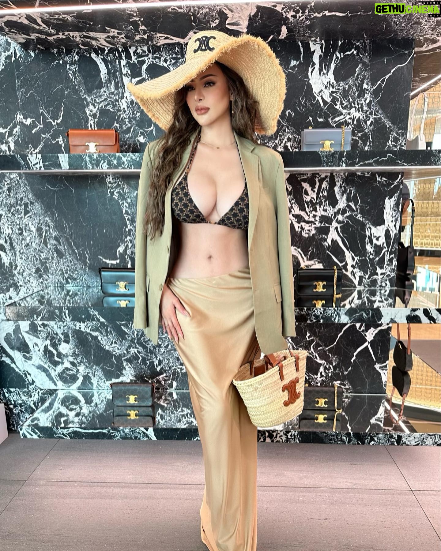 Sunshine Guimary - 3 Likes - @celine
📍@themallnustarcebu
@nustarresort