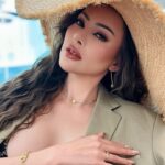 Sunshine Guimary Instagram – @celine 
@makeupbychachanable 
@iconicstarhair 
@newlifeaestheticsph