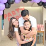 Supakson Chaimongkol Instagram - 8ขวบแล้วนะพี่เจ้าขา Happy birthday นะคะ ขอให้หลังจากนี้พี่มีความสุขมากๆ สุขภาพแข็งแรงๆ น่ารัก อ่อนโยน แบบนี้ตลอดไปนะคะ 💜 มามี๊รักหนูนะคะลูก @jaoka_jaokha #jaokajaokha #ktlzinthemood #jaokhabd #harborland