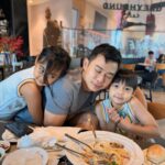 Supakson Chaimongkol Instagram - Sunday vibes 👨‍👩‍👧‍👦⛹️⛹️‍♀️ @jaoka_jaokha @jaokhun_kap @luizasp #jaokajaokha #jaokhunkap #ktlzinthemood