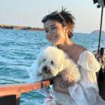 Supassra Thanachat Instagram – 🐶🚤🌊

Boat rental service through @yachtmethailand @lefongarkad 🚤✨