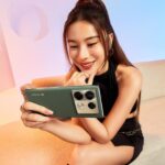 Supassra Thanachat Instagram - ซูเปอร์ชาร์จเพื่อชีวิตสุดอิสระไปกับเก้าและ Infinix Note 40 Pro 5G✨ ด้วยเทคโนโลยีชาร์จเร็ว 100W และชาร์จไร้สาย 20W และหน้าจอ AMOLED 120Hz ความจุแบบจุใจ 24 256GB (เมื่อผสานแรม) ลำโพงคู่ SOUND by JBL และยังถ่ายรูปได้คมชัดกับกล้องหน้า 32MP และกล้องหลัง 108MP เริ่มจำหน่ายวันที่ 30 เมษายน 2567 ในราคาเพียง 11,999.- ที่ร้านค้าและตัวแทนจำหน่ายทั่วประเทศ รับฟรี Premium Gift Box ที่มาพร้อมแก้ว และ bluetooth speaker ในทุกกล่องยังมาพร้อม MagCase และ MagPad ของสมนาคุณมูลค่ารวม 3,198.- มาลองใช้ชีวิตแบบสบายๆไร้กังวลกับเก้ากันนะคะ 💜 #InfinixThailand #InfinixNote40Pro #ซูเปอร์ชาร์จเพื่อชีวิตสุดอิสระ #KaoSupassaraXInfinixNote40Pro #ซูเปอร์ชาร์จเต็มสปีดกับเก้า
