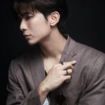 Suppasit Jongcheveevat Instagram – Absolutely honored to begin this exciting new journey as the Ambassador of H&M Thailand. Get ready for many incredible projects in the year!

#MewAmbassadorHMThailand @hm #HMThailand