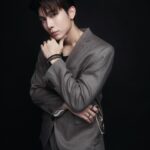 Suppasit Jongcheveevat Instagram – Absolutely honored to begin this exciting new journey as the Ambassador of H&M Thailand. Get ready for many incredible projects in the year!

#MewAmbassadorHMThailand @hm #HMThailand