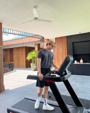 Suppasit Jongcheveevat Instagram - Workout paradise : Bali edition 🌴🏋️ 
#bosshousebali