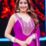 Surbhi Chandna Instagram - Such a Laugh Riot on @sonytvofficial @madnessmachayenge @optimystixmedia Comedy can never be an easy genre and to make people laugh is such a blessing An Honour to Witness & Learn from the Talent on stage Watch Tonight at 9.30 PM Style consultant- @pranavi_chandna Outfit - @kritikakatariaofficial Jewelry @dilkashbyankita @vblitzcommunications Makeup @makeupbyashokchandra Hair @hairbyzeba 📸 @sajidkhan_photography