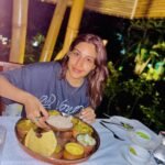 Surbhi Chandna Instagram - Last week this time i was in Kerala at @carnoustieresorts the finest experience one can have at a wellness retreat and our first as well Karan was insistent that its time to Pause and stop chasing for the moment and make the most of this opportunity With the crazy life we have here i definitely realised the importance of Ayurveda in our lives After such a warm welcome we straight away dived into treatments ( such calming treatment rooms ) after consulting the ayurvedic doctor that’s present at the property through the day We had meals and a specific diet that was specially curated for us that focused on portion control minimal usage of salt and oil and yet tasting divine Also a day where both of us were on a juice diet 🤣 Cherished some real connections who we dearly miss and intend to meet soon The private beach at the property is beautiful to say the least catching sunsets was our favourite thing to do It is nice to have followed a disciplined routine whilst also enjoying some fun activities like cooking class ( learnt payasam , thoran and a lot more ) , exploring the kerala backwaters on a private boat and finally Concluded the stay with none other my than my favourite south indian meal - the kerala thali A clean diet chart given by the doctor that we wish to continue now that we are back 🤞🏼 Now the struggle is to get rid of the Kerala tan Suggestions are welcome 🥲 #kerala #keraladiaries #wellness #wellnessretreat #dump