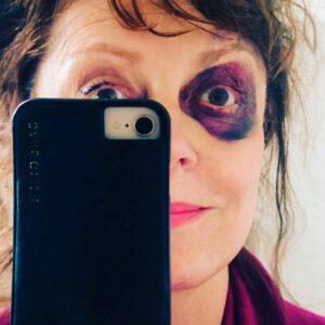 Susan Sarandon Instagram - I’m lucky. I have Medicare to cover my visit to ER. Everyone deserves the same, not access, not pathway to, not option. M4A saves $. Nobody loses their home because of cancer, no rationing insulin. You know, like the rest of the free world. #bernie2020