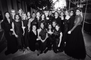 Susan Sarandon Instagram - So honored and humbled to have the chance to spread the word about #TimesUp with these incredible, unstoppable women tonight. Learn more and donate @timesupnow. 📸: @aspictures