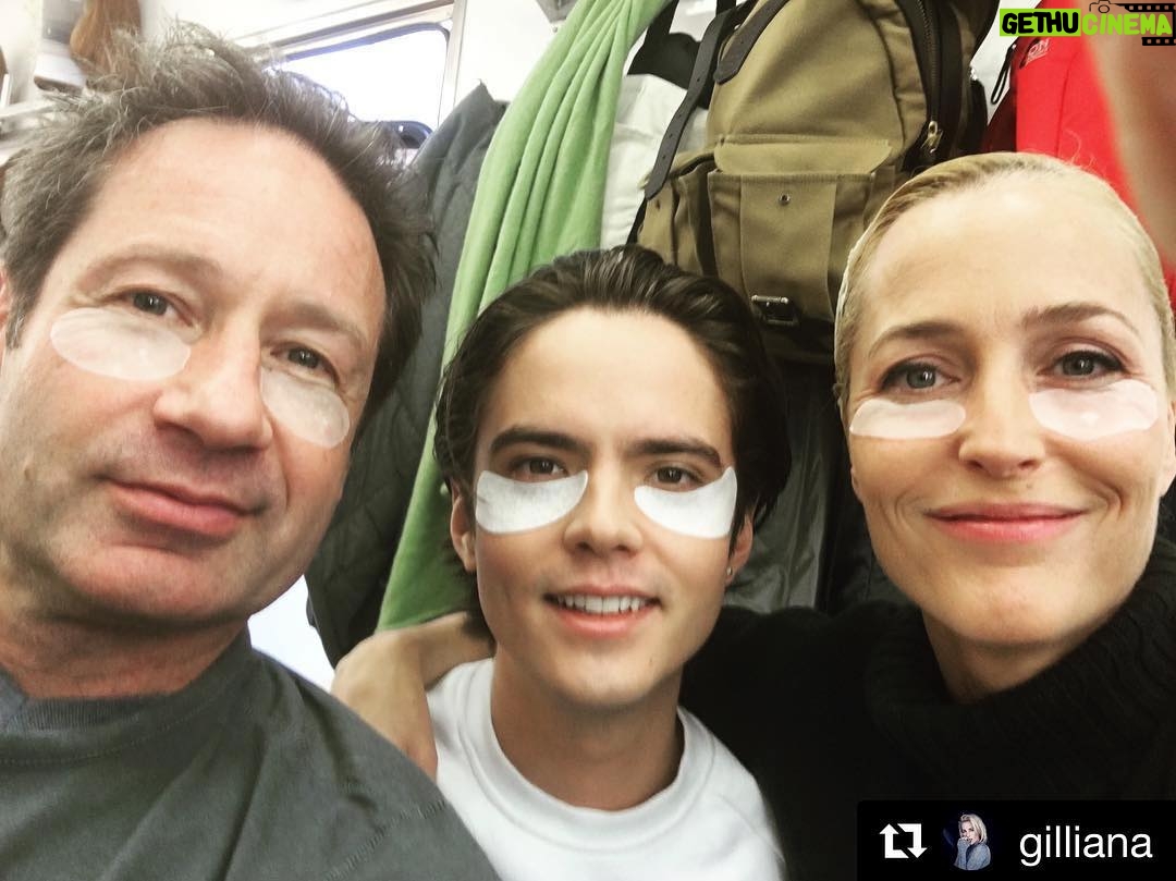 Susan Sarandon Instagram - My boy has the best new family. Respect. #Repost @gilliana ・・・ Family foreskin. #bts #TheXFiles