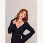 Susan Sarandon Instagram - So lovely to see Pomellato’s extraordinary new collection, an ‘Ode to Milan’, in Paris. Thank you @pomellato for having me and to my incredible glam team @sofiatilbury & @jillianhalouska Always a pleasure. @pomellato #Pomellato #OdeToMilan #HighJewelry 📸: @germanlarkin