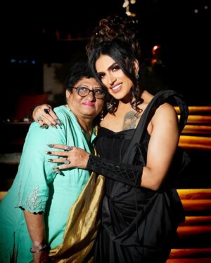 Sushant Divgikar Instagram - Mumma 🥹🙏🏼. 

One word , but that word is my whole entire universe and that word is - MOM ! 

Happy Mother’s Day to my life. 
I hope you see this and know that I am a better mother to my kids because you have been such a phenomenal to me and Karan. 

Thank you for all that you have done for us but now it is our time to give YOU everything WE can ! 

Love you and always will !
Yours ,
Sushu. 

#morhersday #internationalmothersday #love #unconditional #unconditionallove #bond