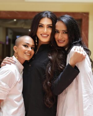 Sushant Divgikar Instagram - Presenting MOTHER @sushantdivgikr with the first KOHENURS @durgagawdestudio and @glorious_luna 

Durga , the first performing DRAG KING of India and artiste par excellence and Luna , an incomparable queen both on the stage in drag as well as on the ramp as a model are the first two children to Mother Supreme , Rani Kohenur and therefore the first two members after Rani , in the @hauz_of_kohenur 

This Mother’s Day we celebrate Mothers , both biological and chosen ❤️. 

Rani has this to say about her first two kids - “I am a mother only and only because of my kids. A child gives birth to a mother and as the mother of the Hauz of Kohenur , I will always hold my first two babies very very close to my heart because they taught me the essence of being a mom “. 

Watch this space as we reveal the other children of the Hauz 

The Hauz wants to extend the biggest thanks to @mousam_pattanaik @mousampictures for clicking these beautiful pictures which are now going to be etched in history. 

Thank you also to @thelalitmumbai for letting us shoot at your hotel which is btw the birthplace of Rani as well as Durga and Luna as drag performers. 

#mothersday #motherhood #family #together #bond
