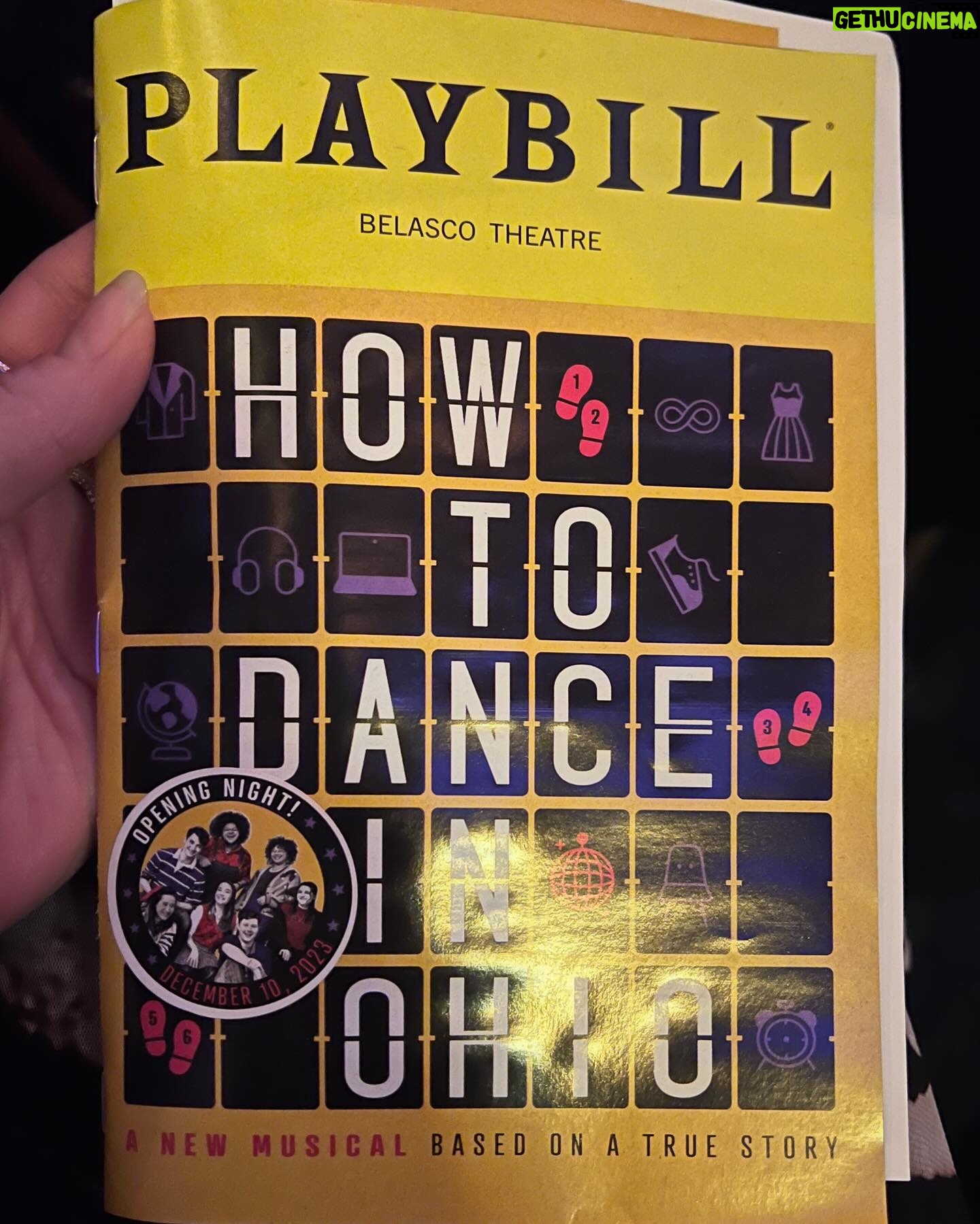 Sutton Foster Instagram - An amazing Sunday. A little Sondheim in the afternoon (thank you @92ndstreety!) and a Broadway opening at night! (Wow @ohiomusical!) I ❤️ NY PS - I couldn’t tag everyone, 😖 so: @ohiomusical swings — @jean__christian @collin.hancock @triplehhh408 @mar1najansen @marinampires @martin.sola @ayannanicolethomass ❤️❤️❤️❤️❤️❤️❤️