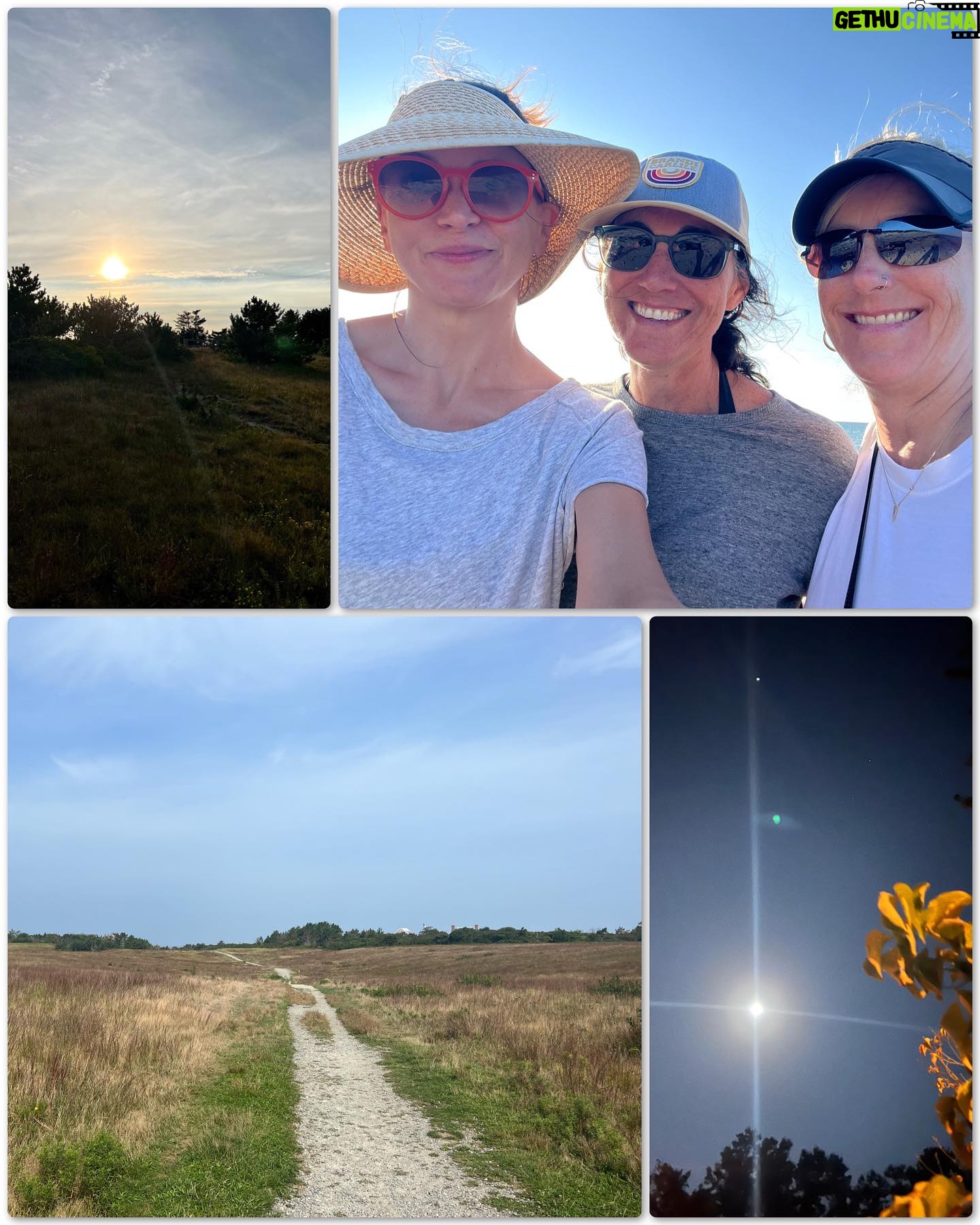 Sutton Foster Instagram - Final days of summer. NC and Nantucket!