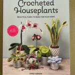 Sutton Foster Instagram - A special crocheted house plant for the one and only Julien Havard! ❤️ 🧶=🪴! I used Lion Brand yarn! Pattern by Emma Varnam! @wantsomejulien @lionbrandyarn @emmavarnam #crochet #crochetersofinstagram #crochetaddict #crochetlove #crocheteveryday