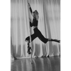 Svetlana Khodchenkova Instagram - Полетали с @pole_ksu 🤍