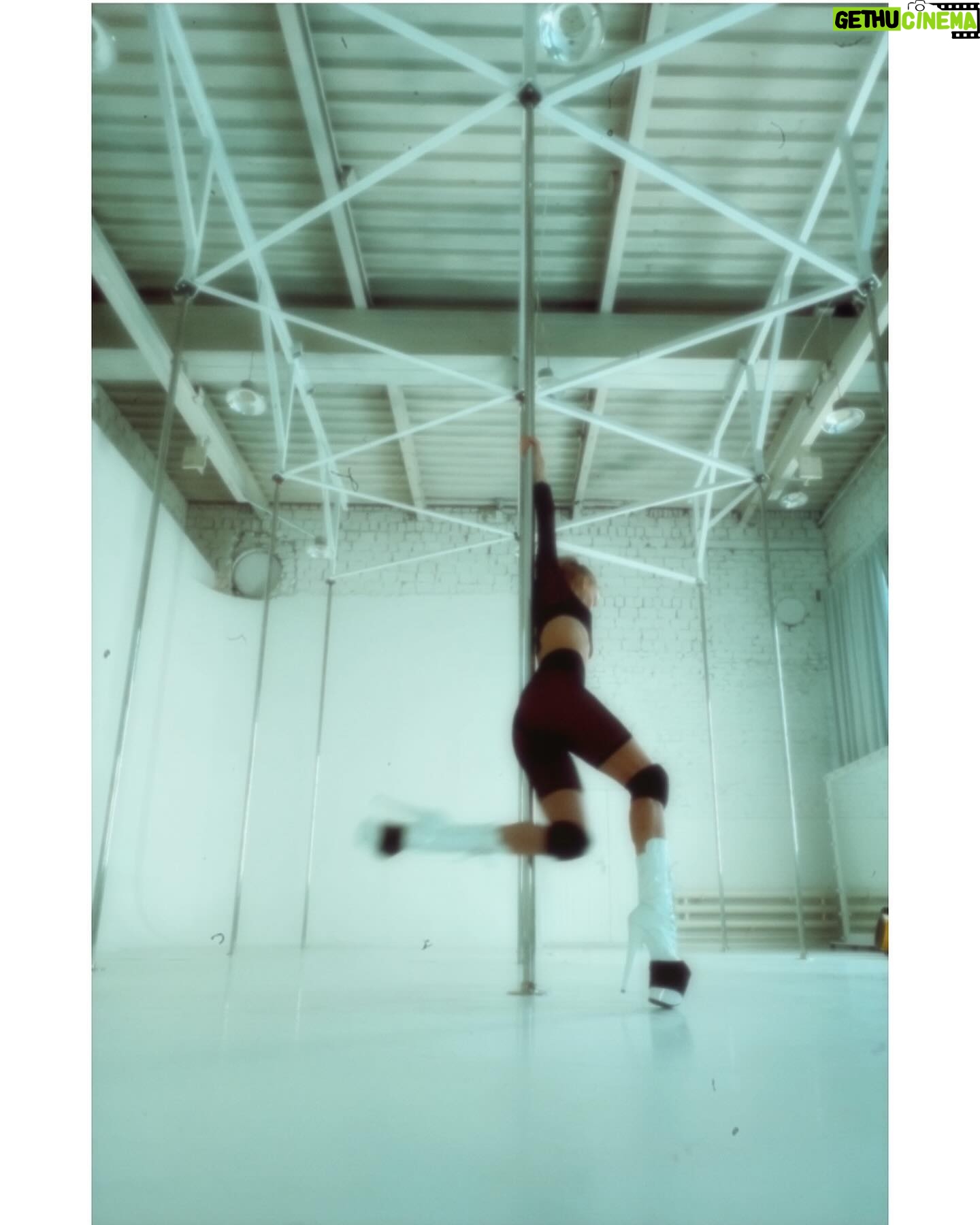 Svetlana Khodchenkova Instagram - 👠…..