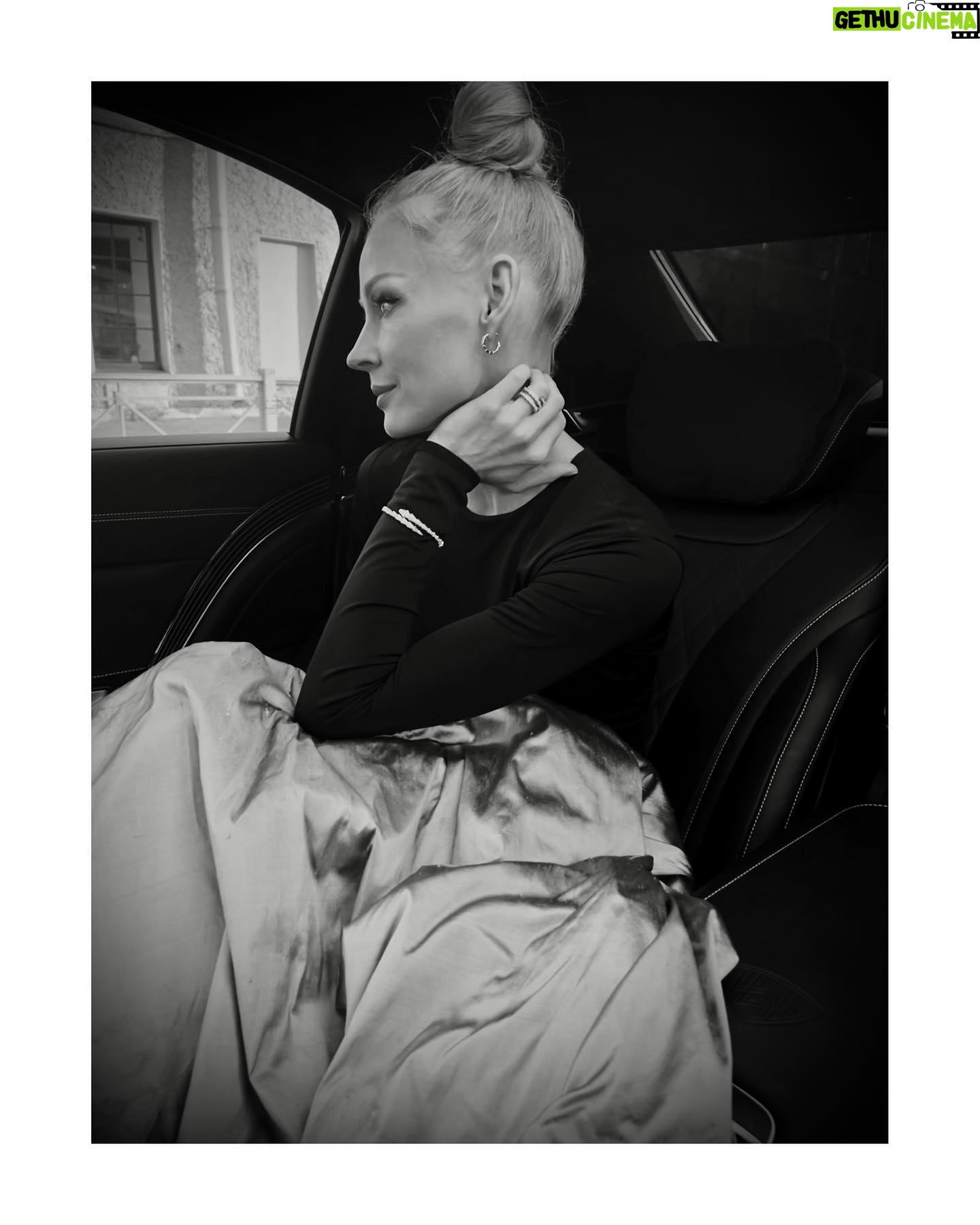 Svetlana Khodchenkova Instagram - …..🖤 @rasario