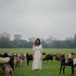 Swastika Dutta Instagram - তুমি এসো ধীরে…. হৃদয়ে রহো ॥ 🤍🍃 . . @ami_baundule . . #northkolkata #candids #streetphotography #mebeingme #lostandfound #lostandloved #moodshots #actress #tollywood #swastikadutta