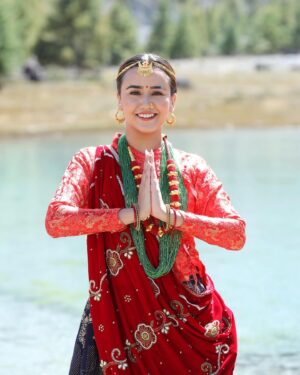 Swastima Khadka Instagram - Manang, you got my whole heart. Will come back soon. ❤️

At the launch of @manangwinery 🙏
Thank you @dipti_gurung_ for the lovely gurung Attire. 😘
#manang #gurungattire