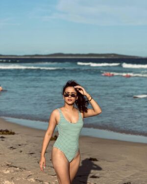 Swastima Khadka Instagram - Slipping into the ocean 🌊
#sydneybeaches