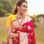 Swastima Khadka Instagram – Wrap it to rock it!! 😉
#bestfriendswedding 
.
Thank you @theinfiniteweddings @choosesunil for capturing these wonderful moments in no time. 

Beautiful jewelry by @ganapatijewellersnp hair by my favorite @hairartist.durga