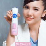 Sweet Qismina Instagram - All thanks to deodorant NIVEA Extra Bright Premium Fragrance sebab jadikan Sweet lebih romantic, charming and delicate! Wangian esklusif sepanjang hari 🥰 Dengan 10x Vitamin C ia dapat membuat kulit bawah lengan lebih cerah, berseri dan lembut bak sutera ✨ Korang tunggu apa lagi? Dapatkan di Watsons terdekat sekarang! 💙 #myNIVEA #SignatureScent #PerfumedDeo @mynivea