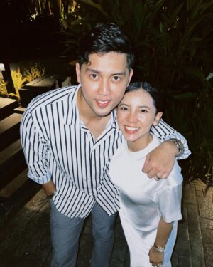 Sweet Qismina Instagram - Happy New Year everyone. May Allah blesses us all in 2024. Semoga semua azam kita tercapai, kalau masih tak capai, it’s okay, cuba tahun depan lagi ✨
And may Allah blesses our marriage too forever 🕊️