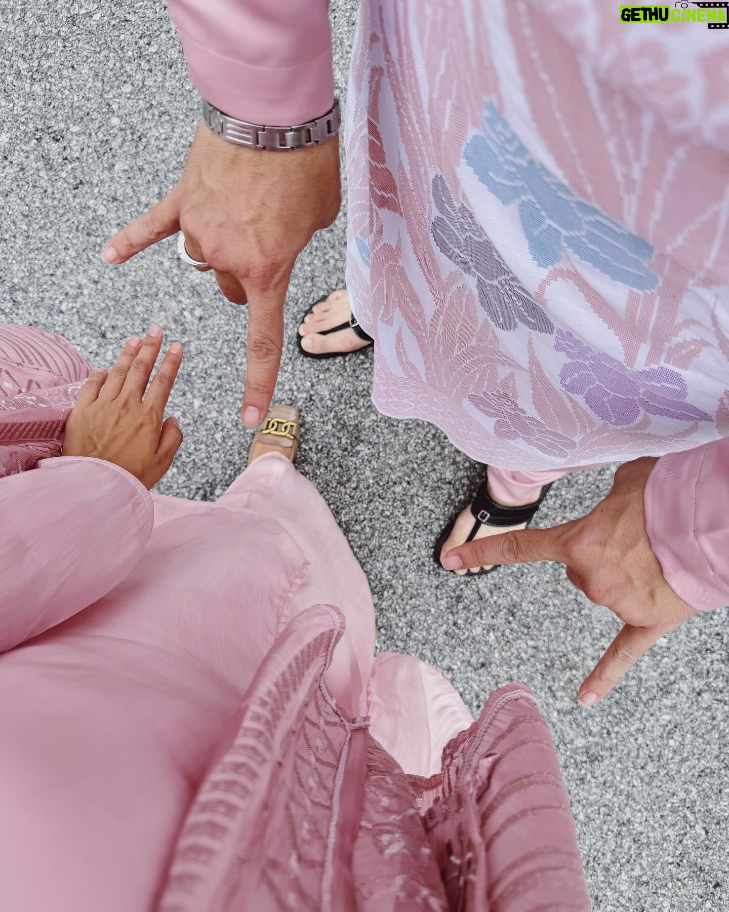 Sweet Qismina - 77.5K Likes - Selamat Hari Raya Aidilfitri, Tahun ni berdua lagi,
Moga2 tahun depan bertiga pulak ๐ #TeamPastelPink