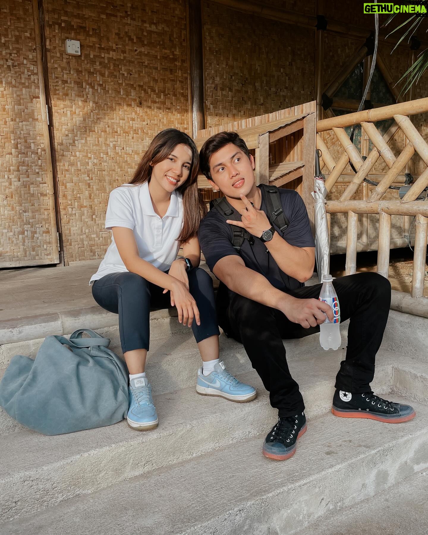 Sweet Qismina Instagram - Mika and Oya signing off. Thank you @arizgroup for trusting us, good job production team. We did it βπ» For those yang layan #CikMisi123 from first episode sampai akhir thank you so much, we really appreciate it π€ InshaAllah jumpa di lain Drama & Filem π«Άπ»