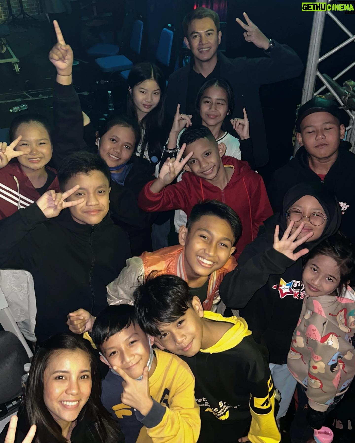 Sweet Qismina Instagram - WE ARE BACK! π« This time kami ada peserta dari REPUBLIK INDONESIA & BRUNEI DARUSSALAM yang bakal mengejar gelaran JUARA. Jumpa esok malam di DEBARAN SEPARUH AKHIR BINTANG KECIL 2023 π«Άπ» @tv1_rtm
