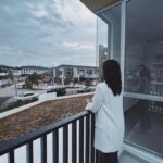 Sweet Qismina Instagram - Bismillahirrahmanirrahim, Macam mana eh nak start? Rasa bersyukur tak terhingga sangat ni 🥹 Bertahun2 cari rumah. Bertahun juga la tunggu nama lepas kat bank. Kenangan yang paling tak boleh sweet lupa rasanya 1 tahun tu mmg kehulur kehilir dengan mama pergi tengok show house ( thank you Mama for everything 🤍 ) Baik rumah baru atau rumah lama semua pergi tengok. Sampai rasanya banyak dah deposit kita keluarkan for booking. Tapi tu la, Allah kata bukan rezeki kan. Kita redha. Rumah ni pun, patutnya last year dapat kunci tapi Alhamdulillah, Allah dah tulis tahun 2024 tahun awak akan dapat kunci. Alhamdulillah sangat. Yang penting, Allah bagi rezeki untuk kami berdua betul2 waktu dah nak tunang. Rasanya niat tu penting kan? Still ingat bila we had a talk and I said “Sayang, sebelum kahwin jom kita make sure masing2 dapat beli asset dulu. Untuk keluarga. Let’s make this work together”. And see, WE DID IT SAYANG! AND WE DID IT TOO MAMA 🥹 Terima Kasih ya Allah atas pinjaman dunia ini 🕊️