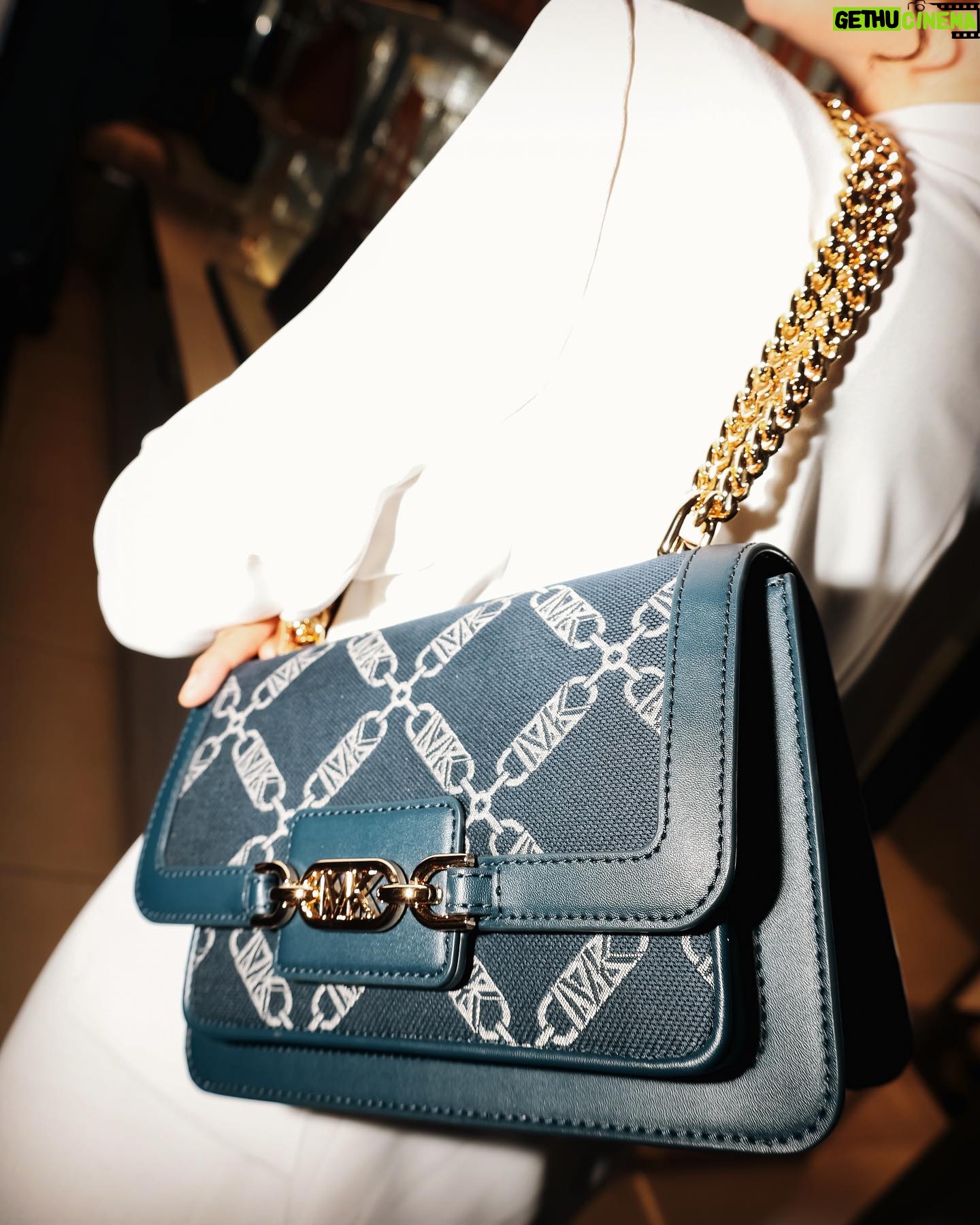 Sweet Qismina Instagram - Everything caught my eyes 💙 @michaelkors @valiram