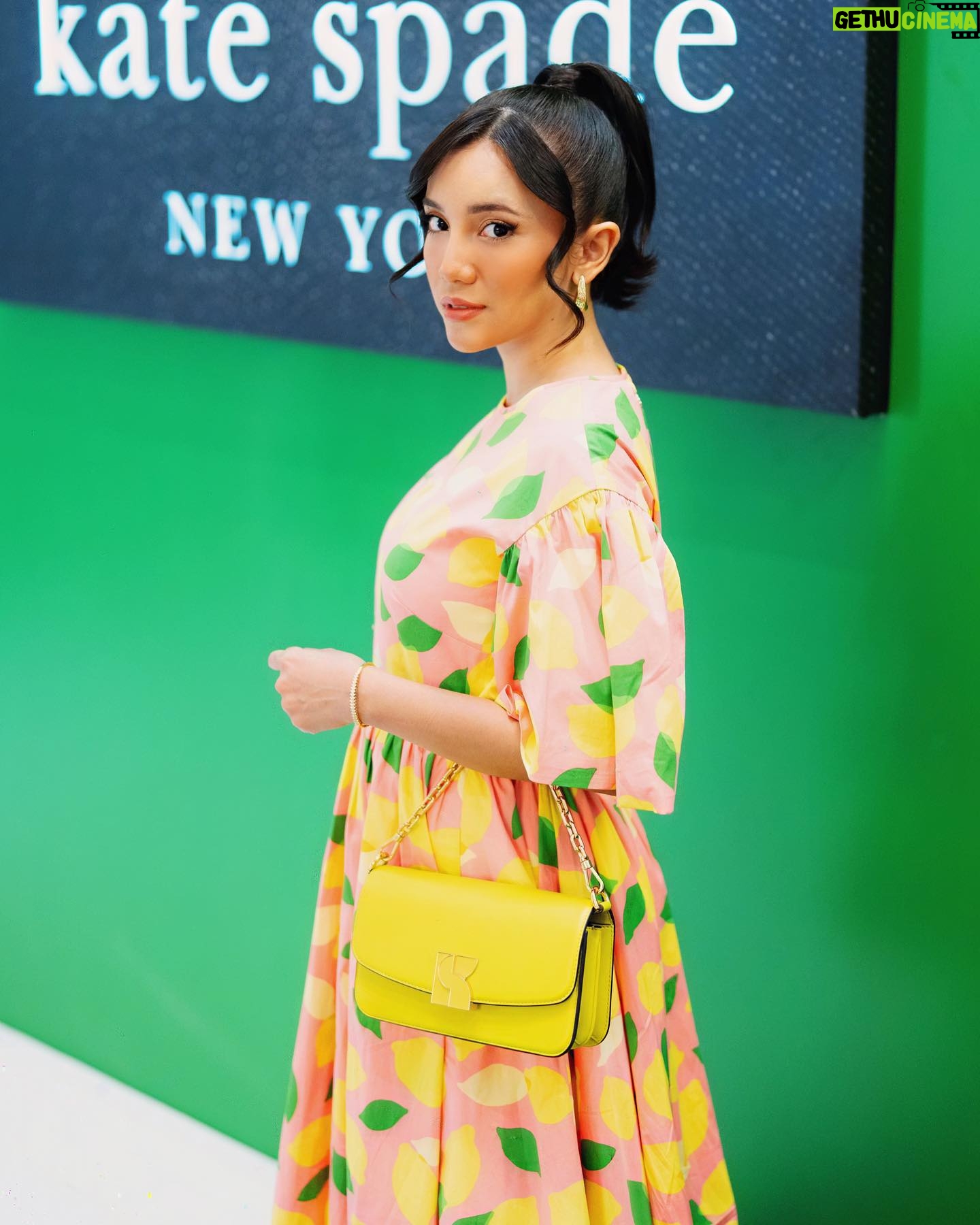 Sweet Qismina Instagram - A bold and vibrant afternoon with @katespadeny's new The Dakota Collection π©·ππ Korang kena checkout this new collection dekat #KateSpadeGreen Pop-Up, happening now until 27 August at Pavilion KL. @katespade_malaysia #KateSpadeNewYork #KateSapdeNYDakota