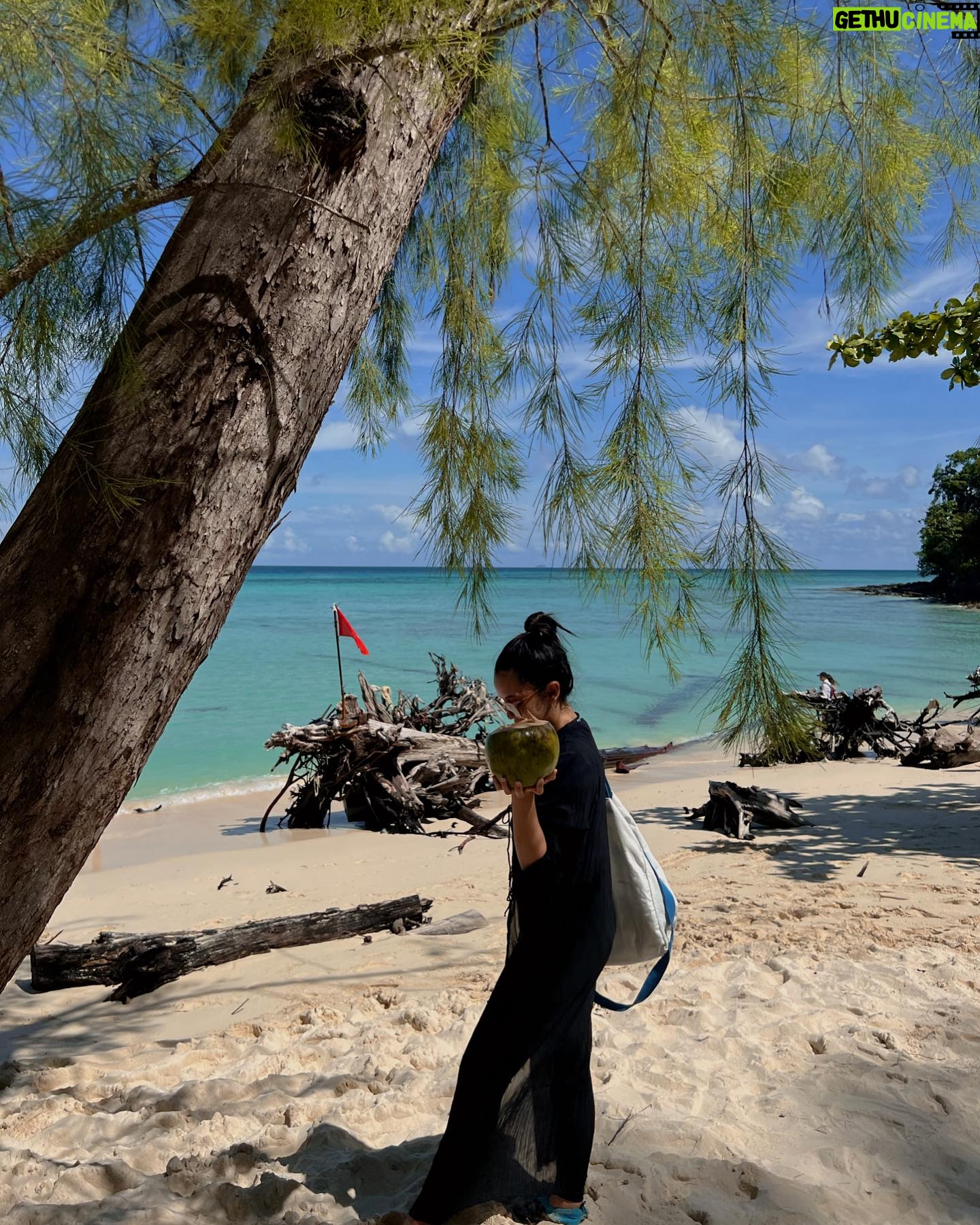 Sweet Qismina - 30.3K Likes - Phi Phi island ๐