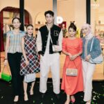 Sweet Qismina Instagram - Some moments with friends, fans, and Global Celebrity @fforce_ ♠️✨ @katespadeny @katespade_malaysia #katespadeny