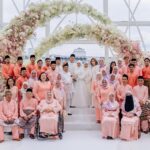 Sweet Qismina Instagram – Nikah day moments part 2 🌸
Just like how we imagined, a venue that has an all white base, full with blossom pink flowers & filled with our beautiful family members on our special day.
Tq @boathouse.my @flair.design for fulfilling our dreams 🌸
#TerciptaALSQ