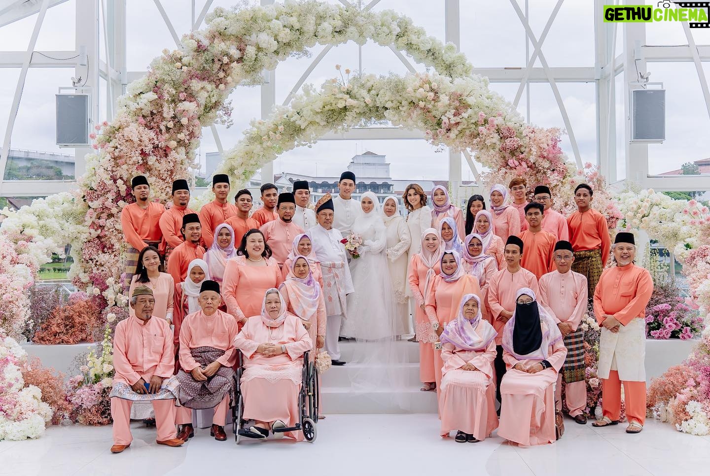 Sweet Qismina - 145.3K Likes - Nikah day moments part 2 ๐ธ
Just like how we imagined, a venue that has an all white base, full with blossom pink flowers & filled with our beautiful family members on our special day.
Tq @boathouse.my @flair.design for fulfilling our dreams ๐ธ
#TerciptaALSQ