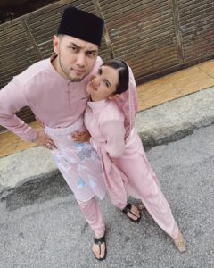 Sweet Qismina Instagram - Selamat Hari Raya Aidilfitri, Tahun ni berdua lagi, Moga2 tahun depan bertiga pulak 💞 #TeamPastelPink