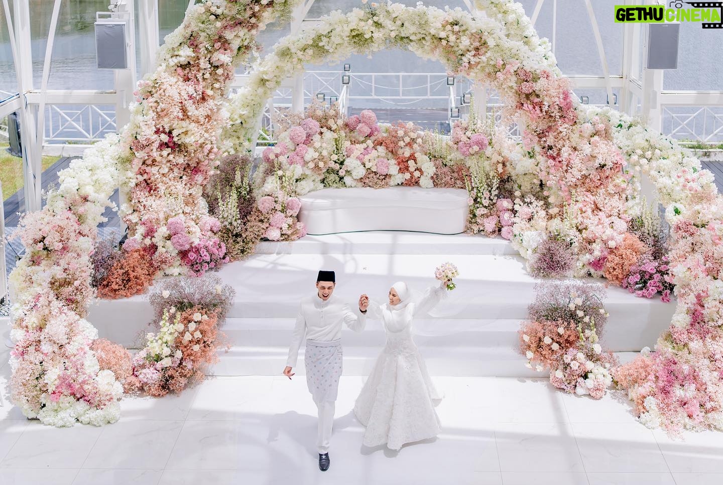 Sweet Qismina - 145.3K Likes - Nikah day moments part 2 ๐ธ
Just like how we imagined, a venue that has an all white base, full with blossom pink flowers & filled with our beautiful family members on our special day.
Tq @boathouse.my @flair.design for fulfilling our dreams ๐ธ
#TerciptaALSQ