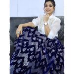 Swetha Changappa Instagram - Well this is how I got ready for my chota champion show finale ❤️🧿 simple yet sooo classy ❤️just loved my look for this grand event.❤️ Make up:- my ever favourite @keerthiram28 Jewellery:- @velvetboxby thank you for your beautiful jewelry for most of my outfits ❤️ Outfit:- @dharaatelier Hairstyle:- @makeoverwithshashi_nag Assistant:- @vinoda__890 Photography:- @b_h_a_r_a_t_h_photography